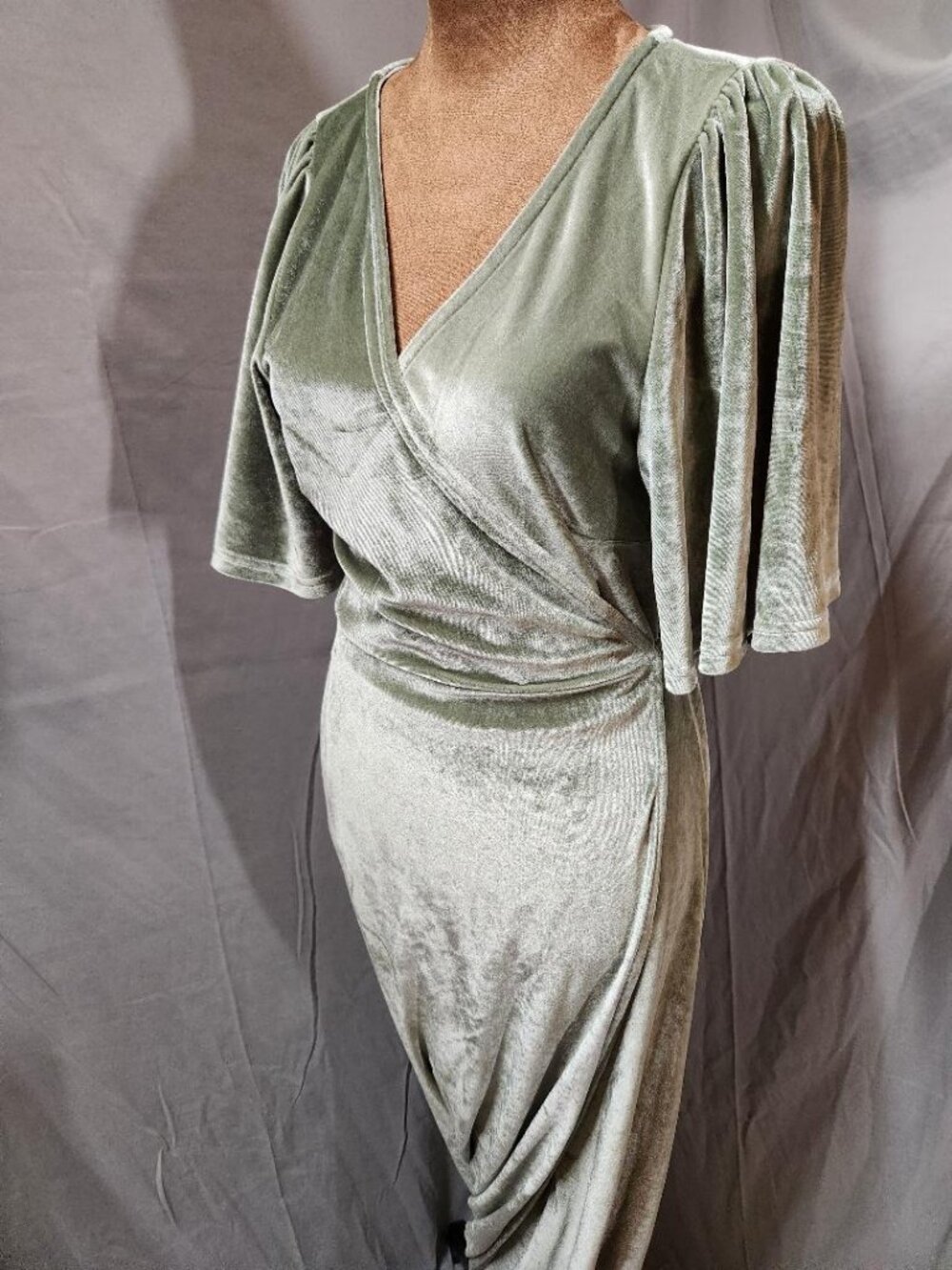 NWT Baltic Born Meghan Velvet Wrap Dress in Sage Color Sz Lg - Picture 11 of 11